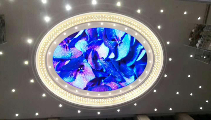山東青島某酒店室內(nèi)P4全彩LED顯示屏平天幕圓形屏安裝完成